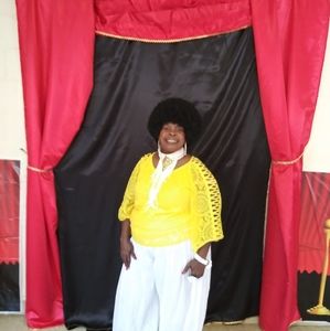 Meet your Posher, Ernestine